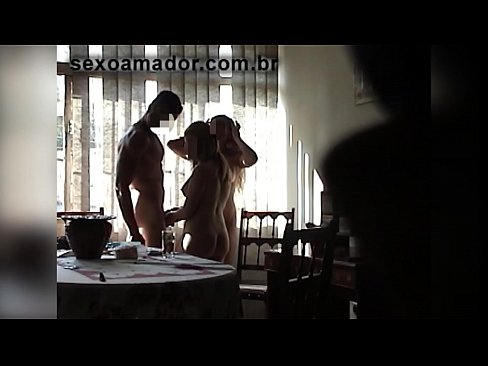 ❤️ Amigos sexuais convidam um homem gigante e uma ménage à trois com ele ❤️ Porno em porno pt-br.tubesexer-com.ru ☑