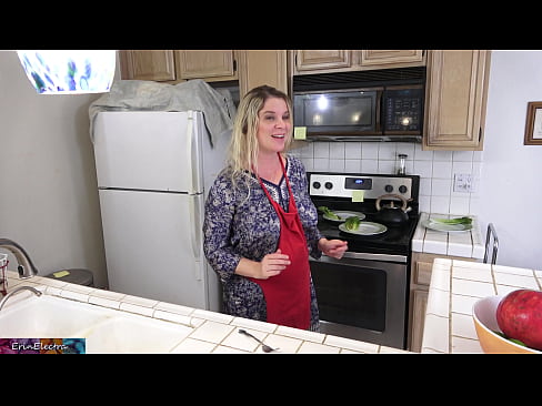❤️ A madrasta o ordenha na cozinha antes de sua data ❤️ Porno em porno pt-br.tubesexer-com.ru ☑